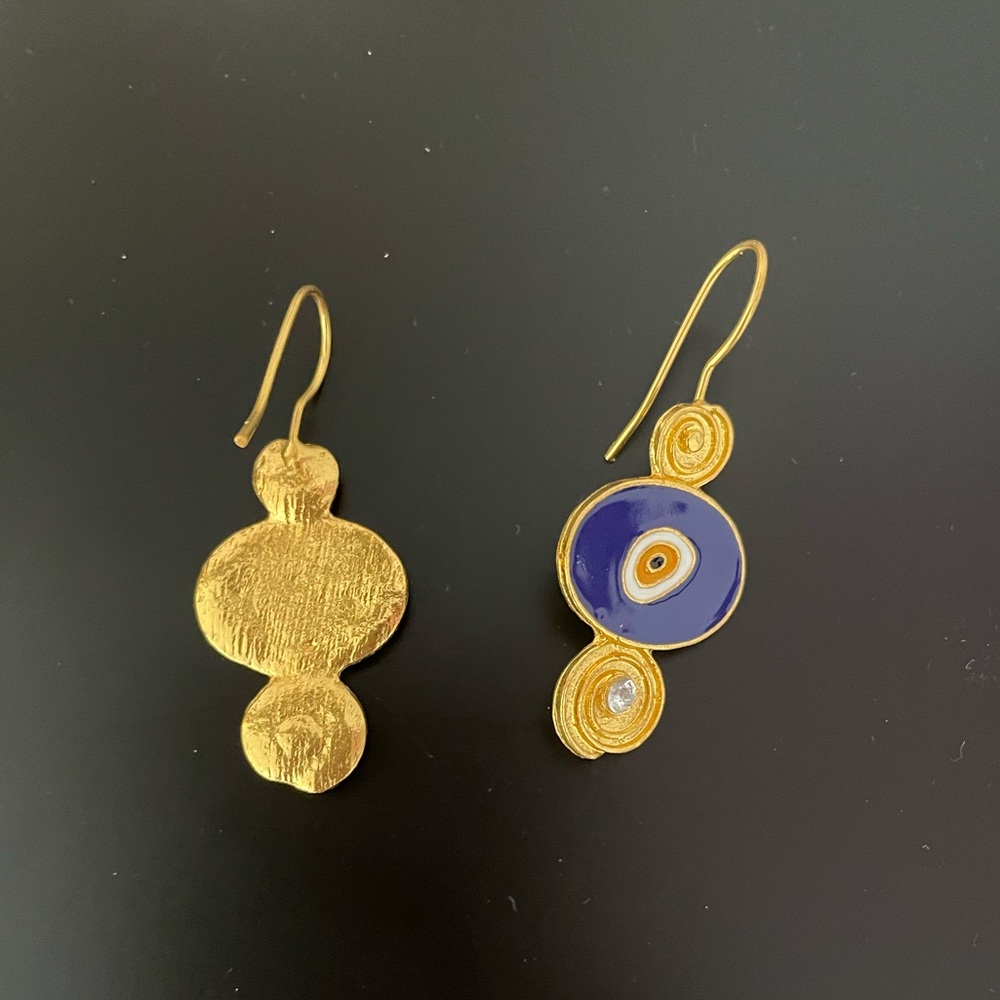 Evil Eye Gold Minimalist Earring - Picture 3 of 8